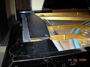 Fortepian Bechstein przed renowacją